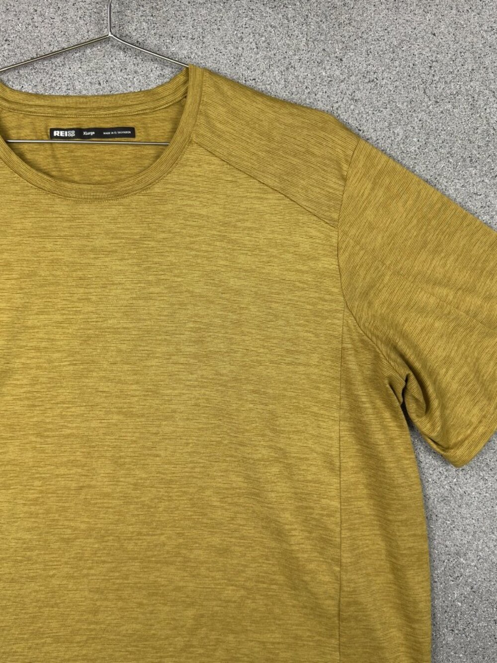 REI Co-op Active Pursuits Men's T-Shirt XL Yellow Hiking Wicking Stretch 140889